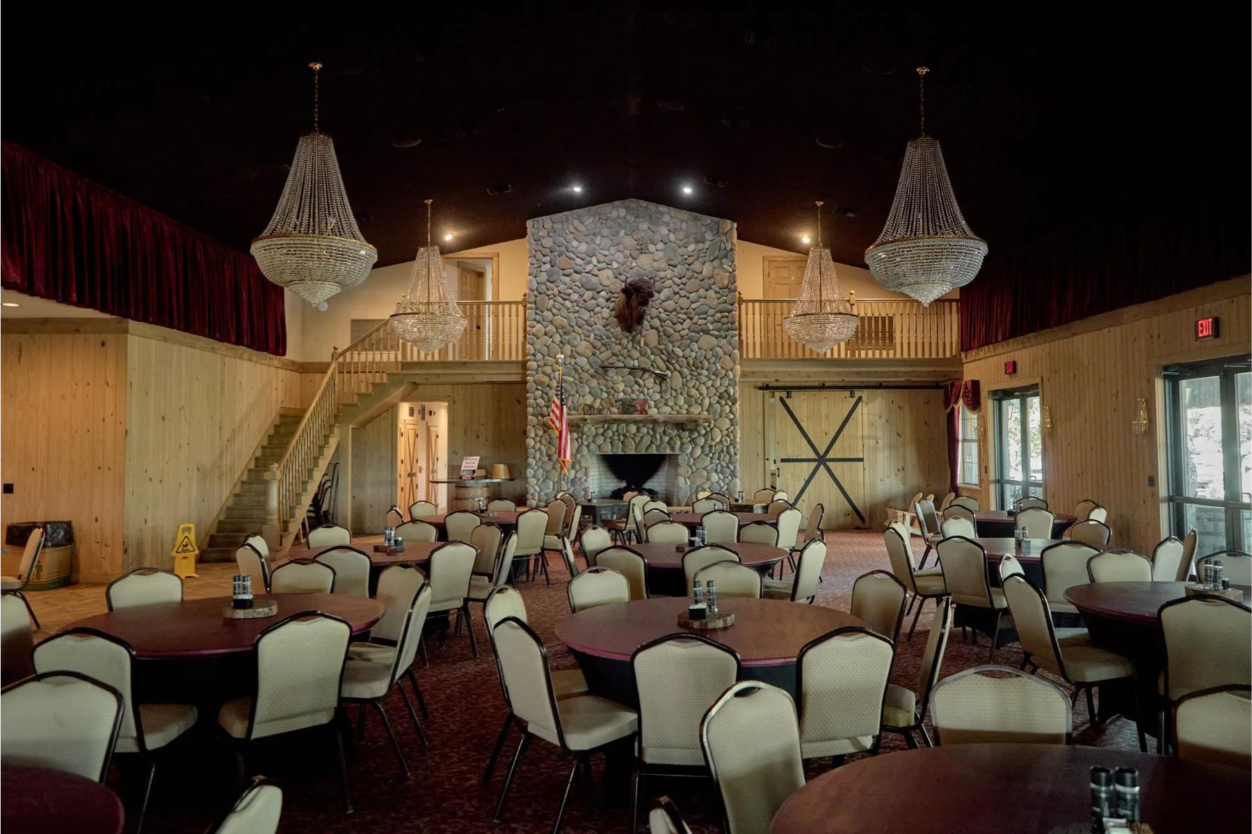 Crystal-Ballroom-Event-Venue-rehearsal-dinners-fundraising-events-corporate-events-birthday-parties-Okeechobee-Florida