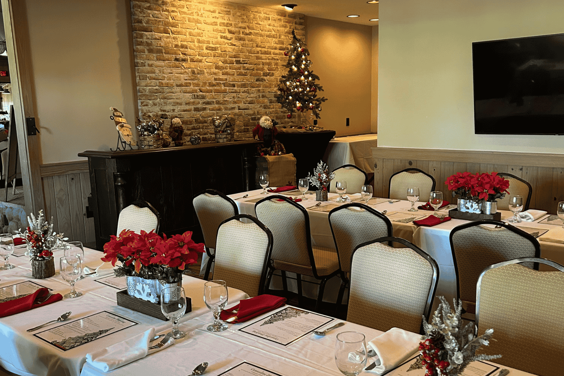 Bank-Room-Set-Up-for-Christmas-Party-event-venue-Okeechobee-florida-port-st-lucie-fort-pierce-stuart-Jensen-Beach-OK-Corral-Gun-Club